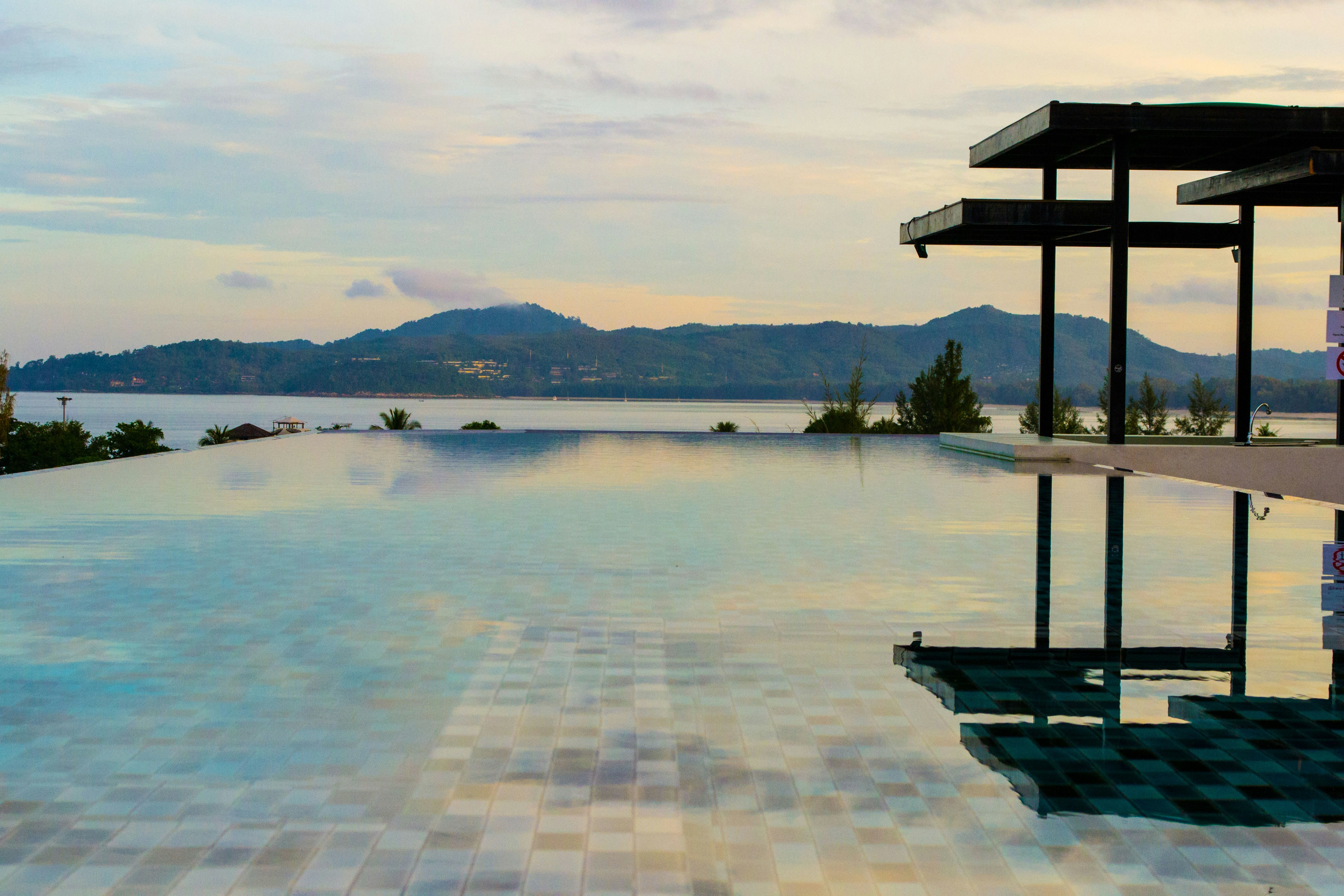 Infinity Pools - AU